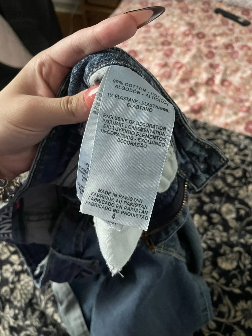 Capri Jeans - Picture 9 of 10